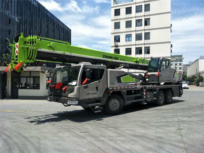 通城县跨街广告牌的高空安装注意事项